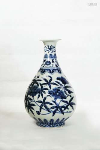 A Blue And White Porcelain Vase,Ming Yongle Period