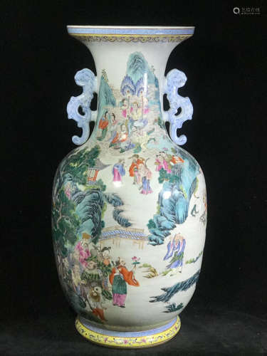 A Famille Rose Porcelain Vase,Qing Qianlong