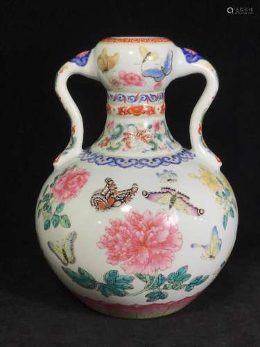 A Famille Rose Porcelain Vase,Qianlong Period