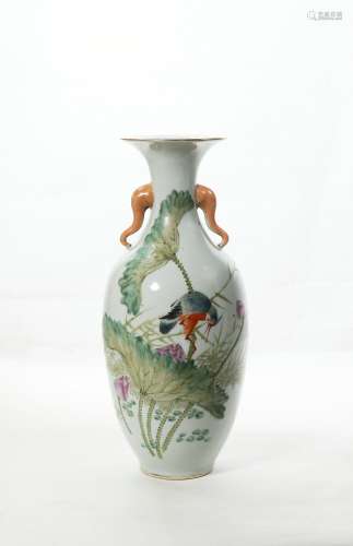 A Light Reddish Purple Porcelain Vase,Republic Period