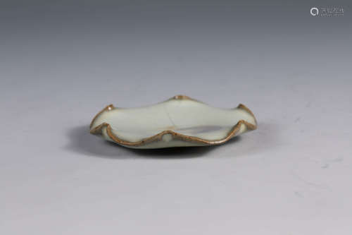 A Chinese Jun Kiln Lotus Leaf Shaped Porcelain Brush Washer