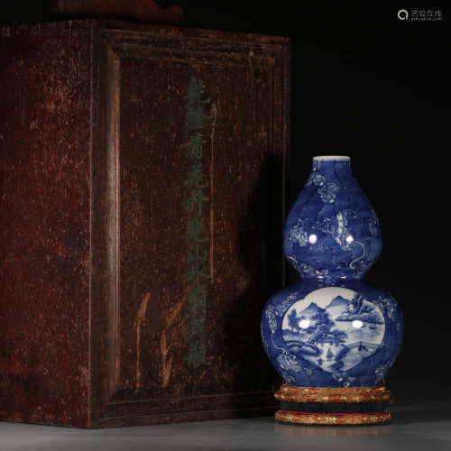 A Chinese Blue and White Landscape Porcelain Gourd-shaped Vase