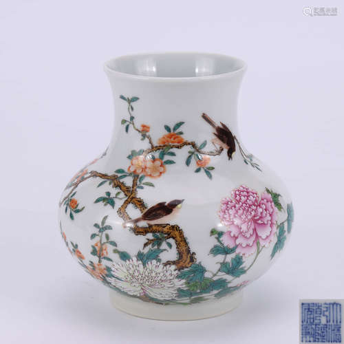 A Chinese Famille Rose Flower&Bird Pattern Porcelain Slag bucket