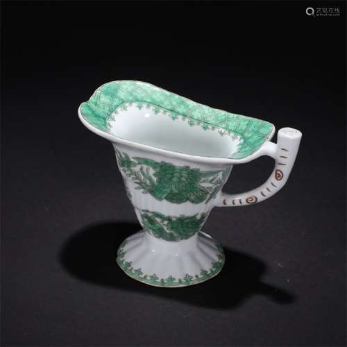 A Chinese Green Floral Porcelain Jue Cup