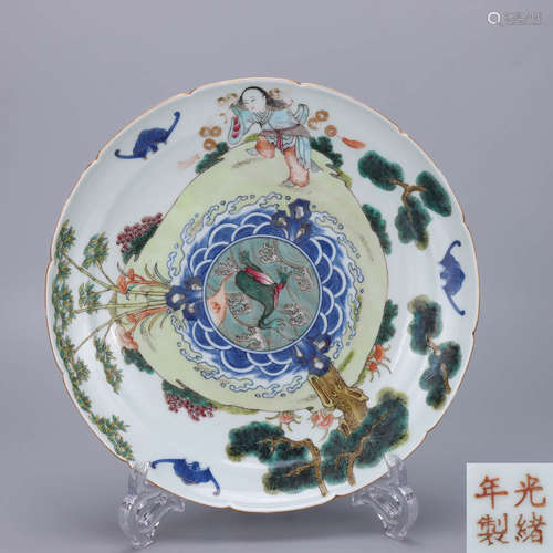 A Chinese Famille Rose Floral Porcelain Plate