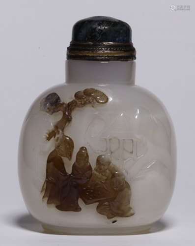 AN AGATE CARVED CHILD PATTERN SNUFF BOTTLE