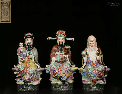 SET OF FAMILLE ROSE GLAZE BUDDHA STATUES