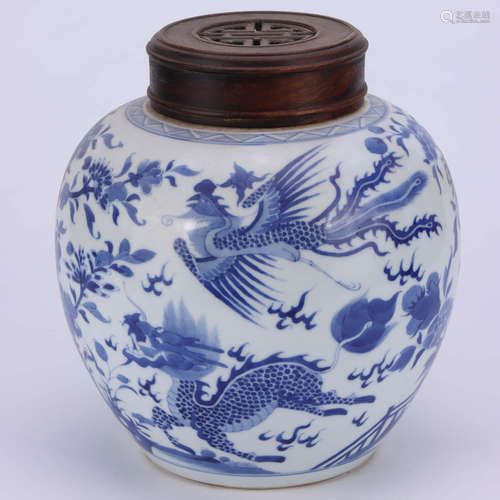 A Chinese Blue and White Floral Porcelain Jar with Cover