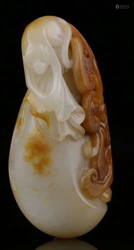 A HETIAN JADE CARVED MONKEY PATTERN PENDANT