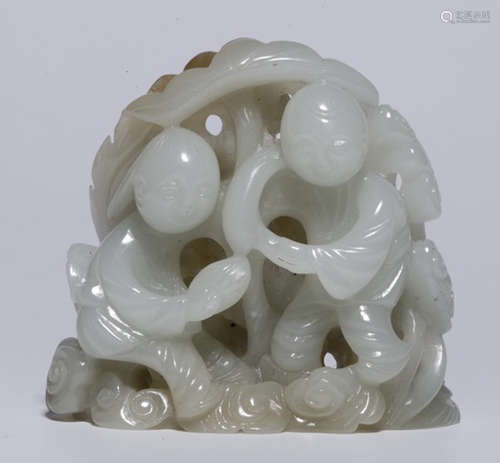 A HETIAN JADE CARVED AUSPICIOUS PATTERN PENDANT