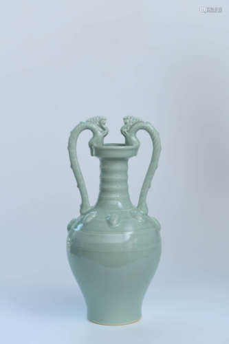 A Chinese Dragon Pattern Pea Green Glazed Porcelain Vase