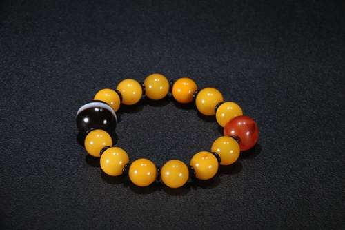 A Chinese Amber Bracelet