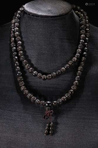 A Chinese Agarwood Necklace