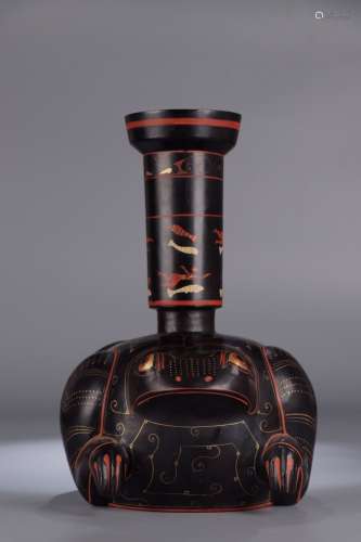 A Chinese Lacquerware Vase Of Frog Shaped With Gold Painting