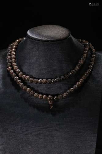 A Chinese Agarwood Necklace