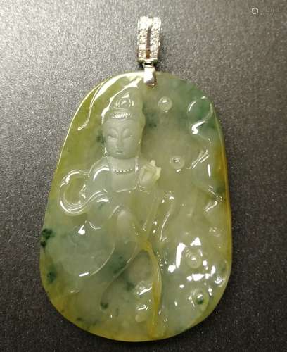 An 18K White Gold Glassy Jadeite Pendant Embeded Diamond, Class A