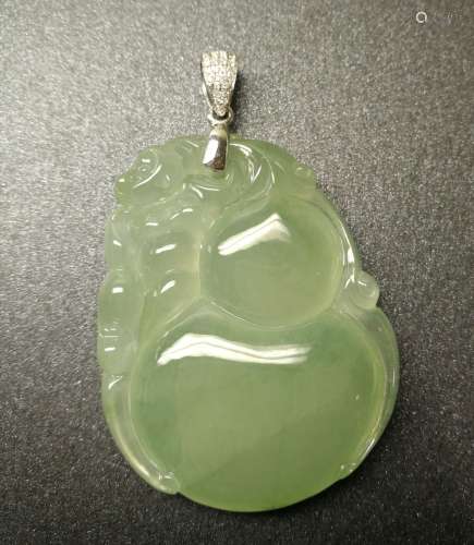 An 18K White Gold Icy Jadeite Pendant Embeded Diamond, Class A