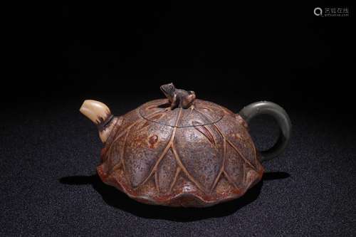 A Chinese Zisha Teapot