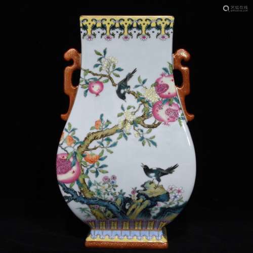A Chinese Famille Rose Porcelain Vase Of Floral&Bird