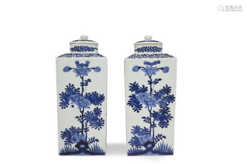 A pair of blue and white porcelain jars and covers Arita ware, Kakiemon type, Edo period (1615-1868), 1670-1690