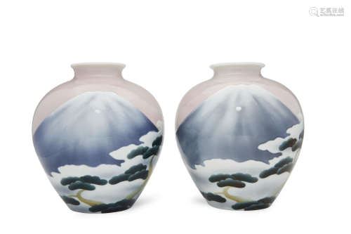 Nishiura Enji (1856-1914) A pair of porcelain vases Meiji (1868-1912) or Taisho (1912-1926) era, 19th/20th century