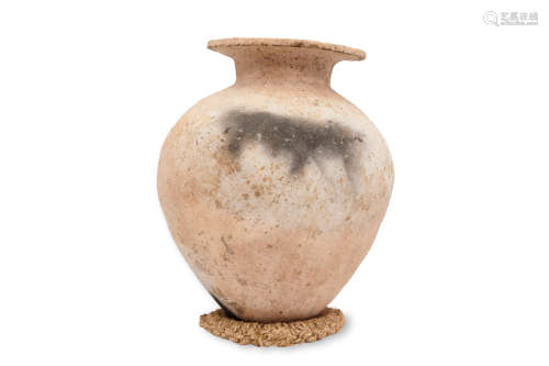 An earthenware jar Yayoi period (c.300BC-c.300AD), 1st/2nd century AD