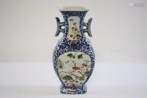 Fine Chinese famille rose porcelain wall pocket