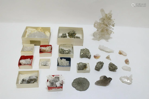 Lot of mineral specimen