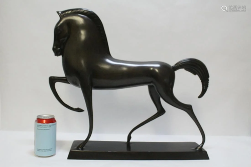 A fine bronze sculpture of horse