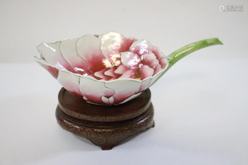 Chinese famille rose porcelain water server