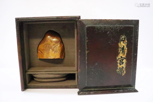 Chinese shoushan stone seal in box