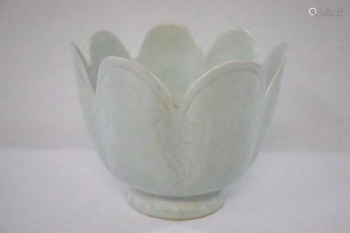 A Song style celadon bowl