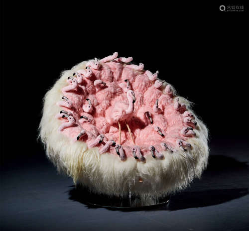 Alexis×Pauline  Pluizig 火烈鸟旋转椅（艺术家签名版） 聚脂钎维 纺织面料 冰岛羊毛 金属全手工缝制