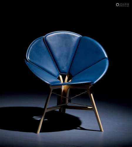 Louis Vuitton×Raw Edges  2017年作 Concertina 六角手风琴折迭椅 皮革 木材