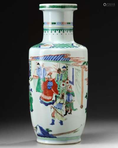 A CHINESE WUCAI ROULEAU VASE, 19TH 20TH CENTURY