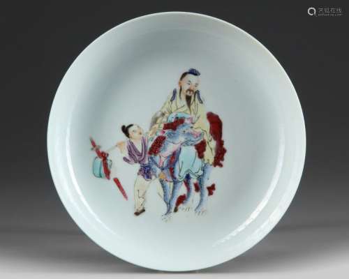 A CHINESE FAMILLE ROSE 'FIGURES' DISH,19TH 20TH CE…