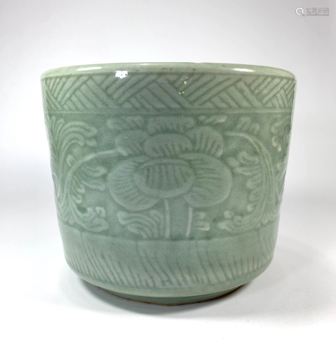 A Qing Dynasty green Celadon glaze Porcelain Planter