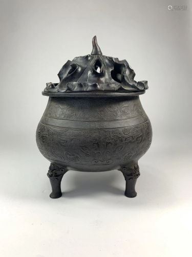 A Chinese Ming Dynasty Bronze Censer With Hongmu Lid