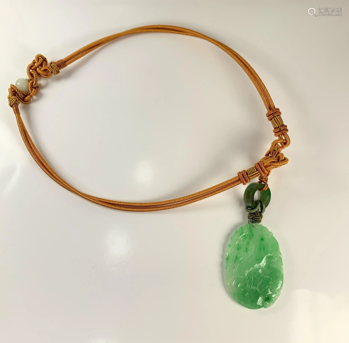 A Chinese Jadeite Carved Pendant Necklace