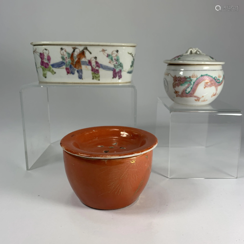 A Chinese Three Piece Minguo Porcelain set
