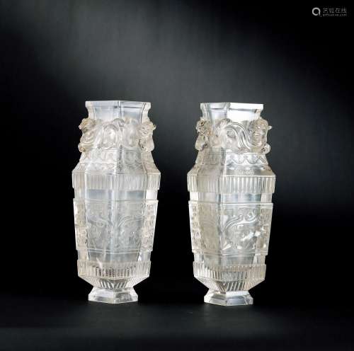 清乾隆 水晶雕螭龙纹菱形瓶 （一对）