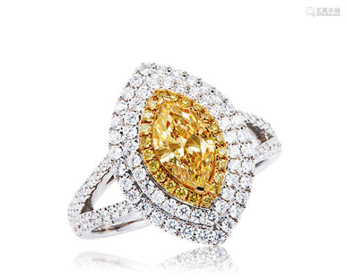 总重约0.757克拉 天然彩黄色马眼形钻石配钻石戒指