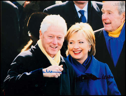 “美国第四十二任总统”比尔·克林顿（William Jefferson Clinton）与夫人希拉里·克林顿（Hillary Rodham Clinton）联合亲笔签名照