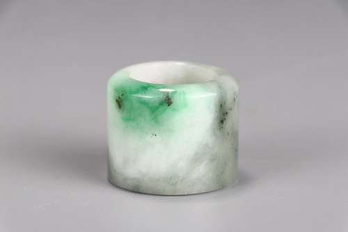 A Chinese Jadeite Thumb Ring