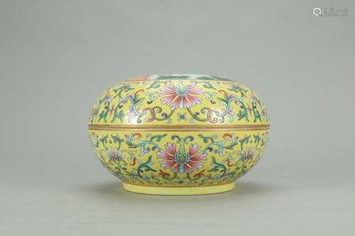 A Chinese Porcelain Yellow Glazed Famille Rose Box With Cover Of Floral