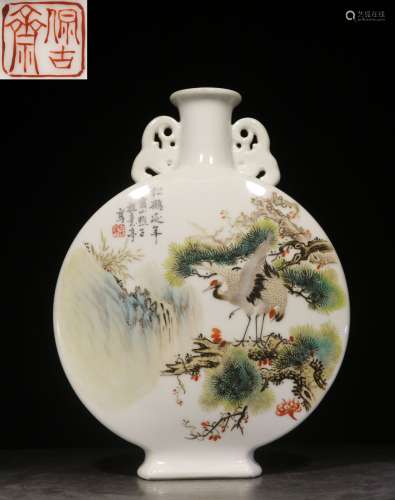 A Chinese Porcelain Famille Rose Landscape Pattern Vase