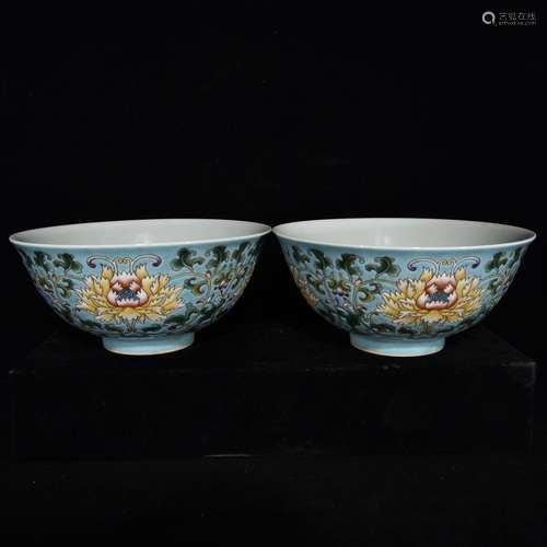 Pair Of Chinese Porcelain Enameled Bowls Of Floral Pattern