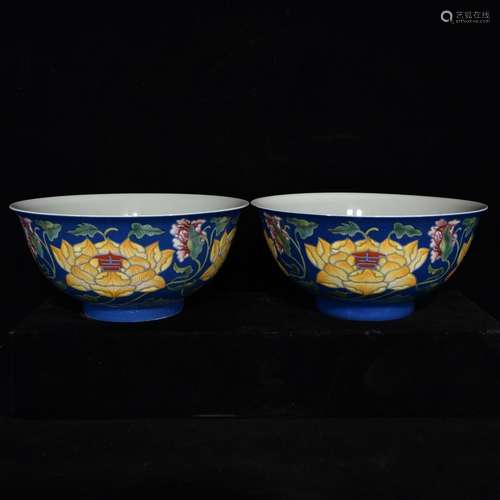 Pair Of Chinese Porcelain Enameled Bowls Of Floral Pattern