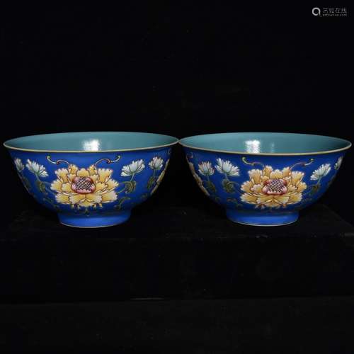 Pair Of Chinese Porcelain Enameled Bowls Of Floral Pattern