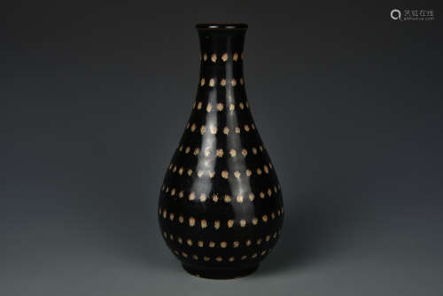 A PARTRIDGE FEATHER VASE SONG DYNASTY